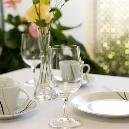 Than 4* 布拉迪斯拉发