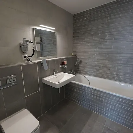 Than 布拉迪斯拉发