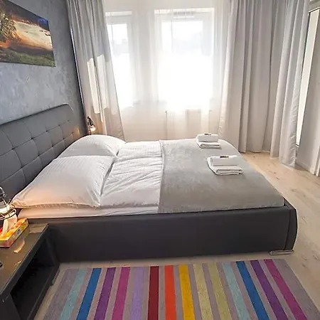 Nocľah s raňajkami Than