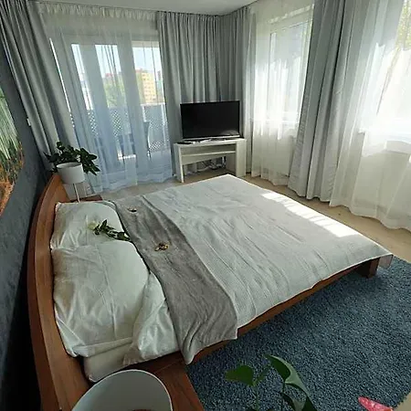 Than Nocľah s raňajkami