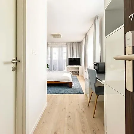 Nocľah s raňajkami Than Bratislava