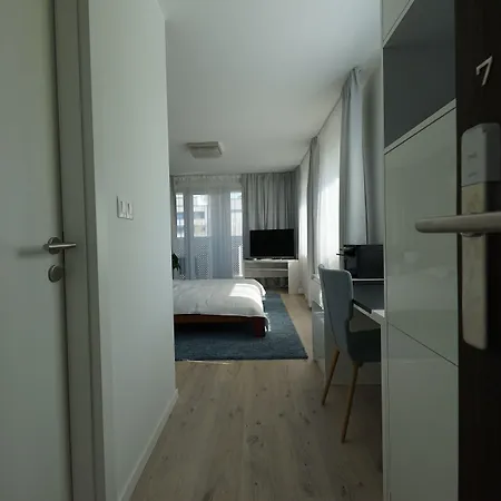 Than Oda ve Kahvaltı 4*