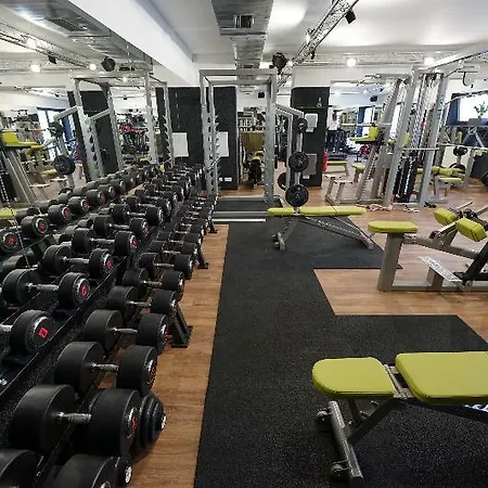 Than 4* 布拉迪斯拉发